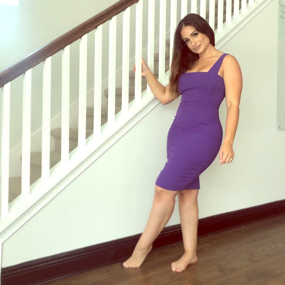 Purple midi square décolletage